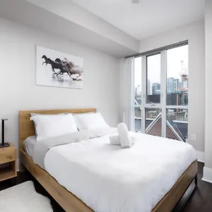  Apartment Dwtn Near Cn Tower! W/ Free Parking