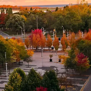 Lakeview In Downtown With Free Parking. Appartement