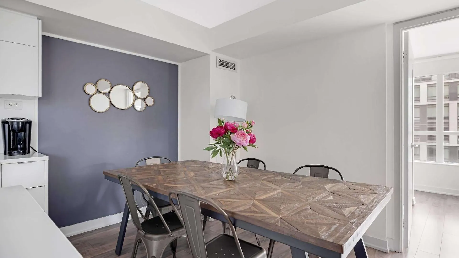 Downtown Oasis Top Location & Free Parking Apartment Toronto